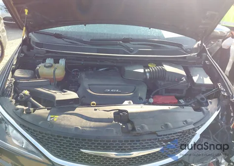 2017 Chrysler Pacifica Limited from USA, damaged, VIN 2C4RC1GG6HR570318